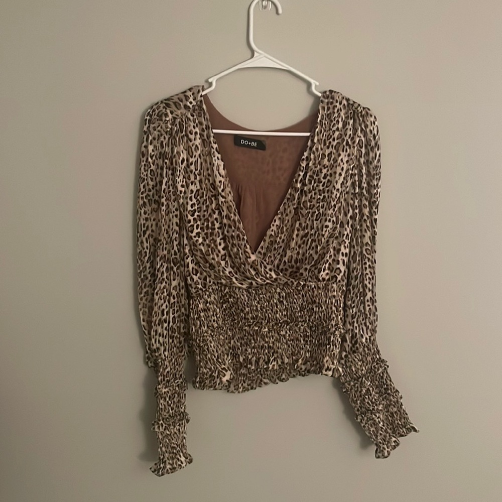 Do Be Leopard Print Women’s Blouse Size Large